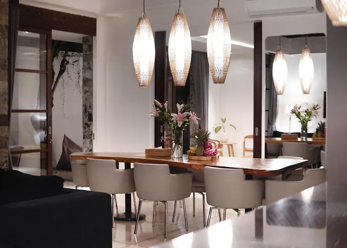 Вилла Duadewi 4br In The Heart Of By Santi Management Семиньяк